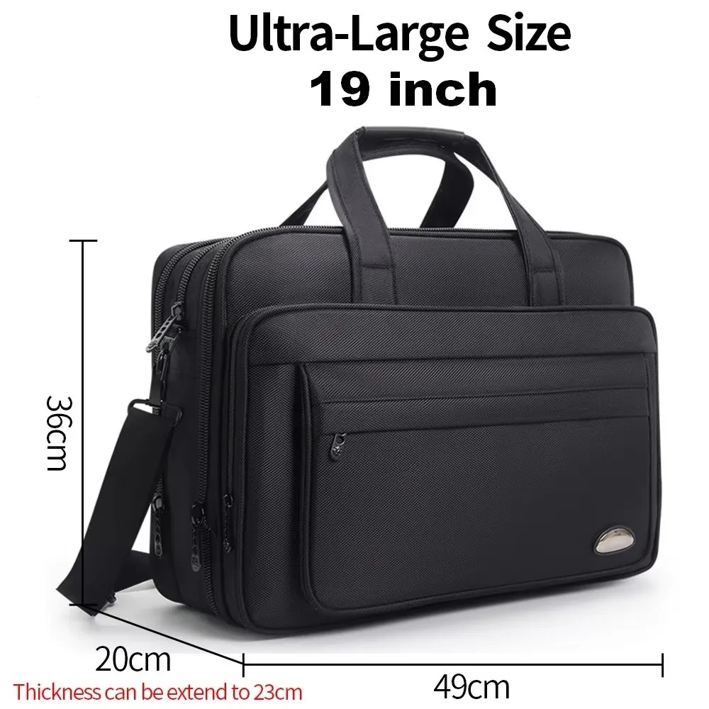 Stor svart arbetsväska för herr i slitstarkt tyg. Rymlig modell 19 tum, perfekt för jobb och resor. Stilren och tålig design.